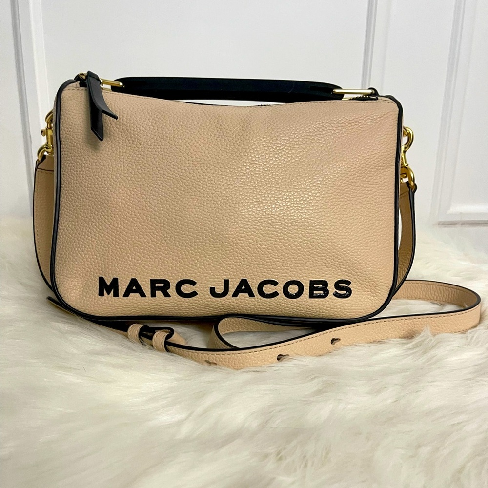 Marc Jacobs Tan Crossbody Bag with Gold Hardware - Picture 4 of 5